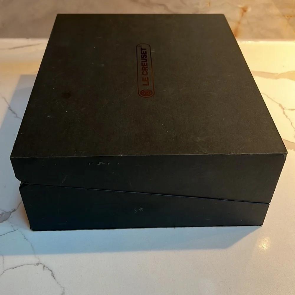 le Creuset Foilcutter Gift Set, Black Lever model in Box